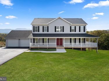 100 HOLIDAY COURT, BENTONVILLE, VA 22610