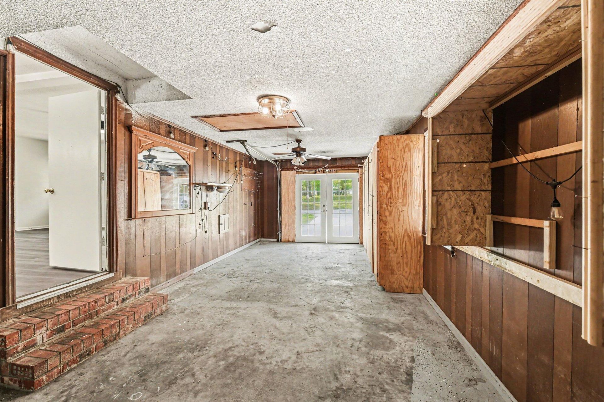 100 Kent Circle Photo 15