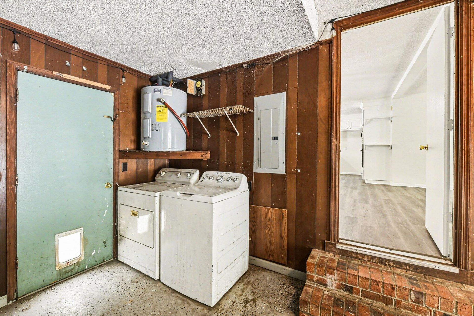 100 Kent Circle Photo 17