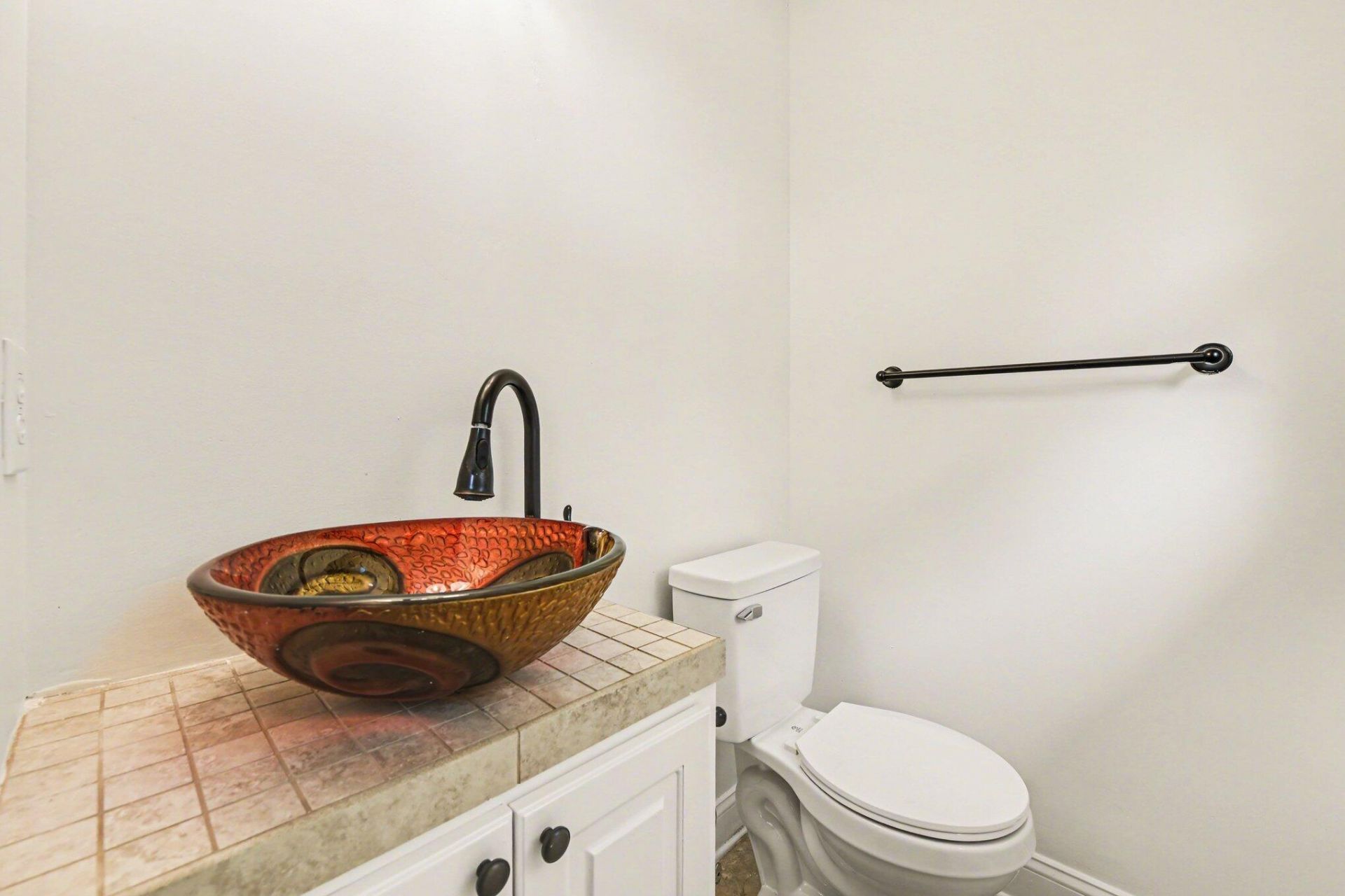 100 Kent Circle Photo 17