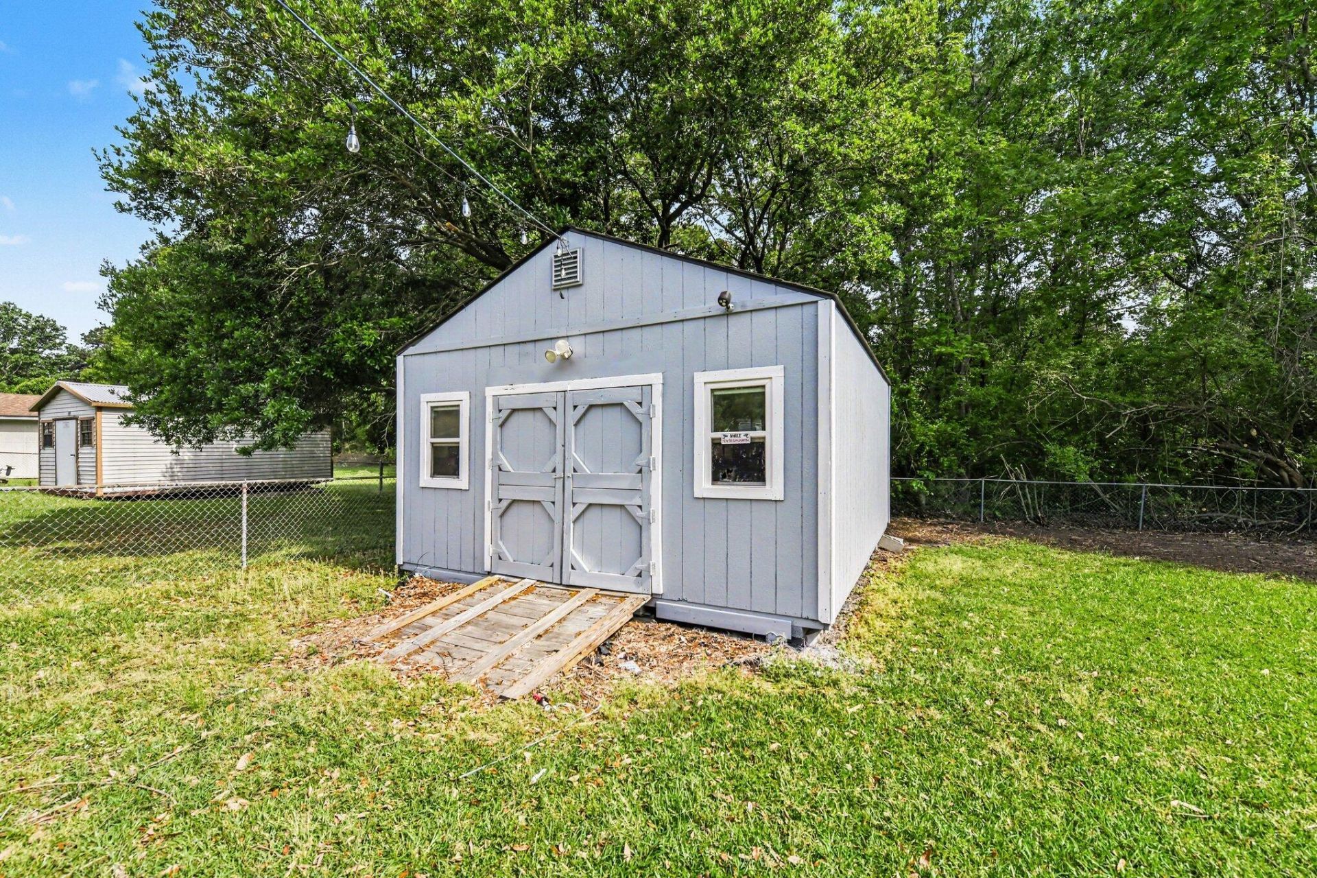 100 Kent Circle Photo 6