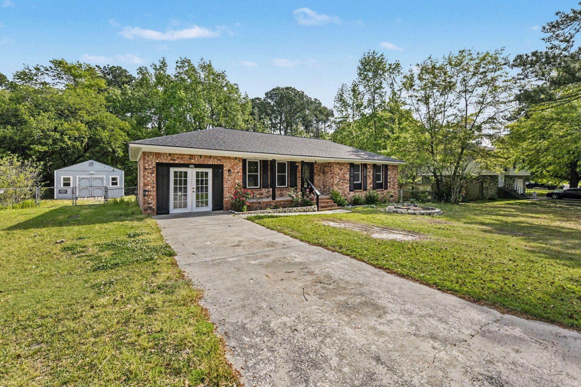 100 Kent Circle Photo 7