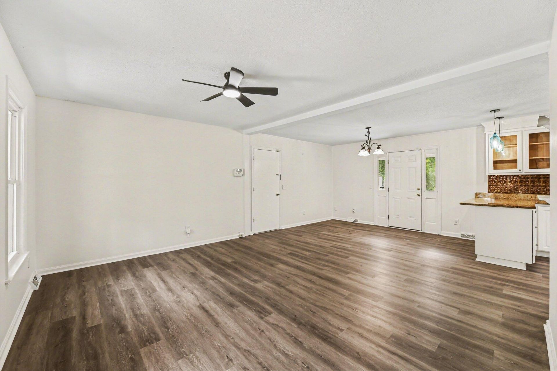 100 Kent Circle Photo 9