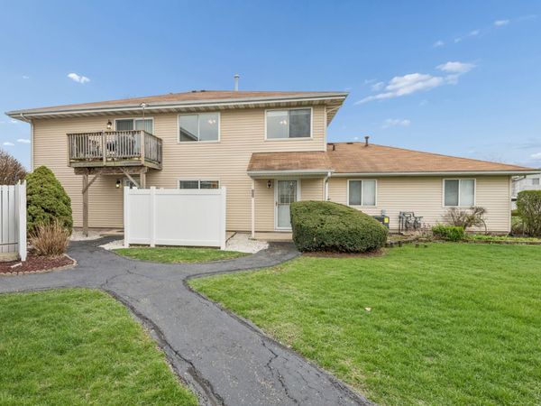 Unit 2333, Crest Hill, IL 60403