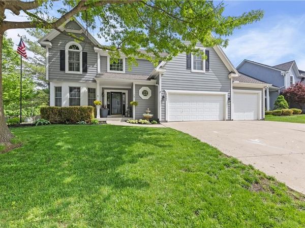 15964 W 160th Terrace, Olathe, KS 66062