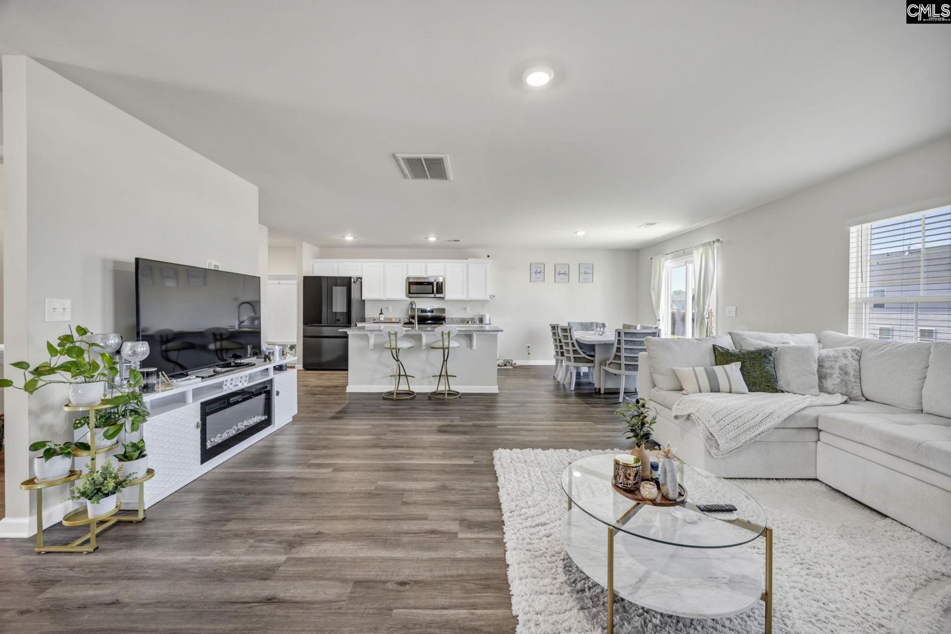 706 Common Widgen Way Photo 8