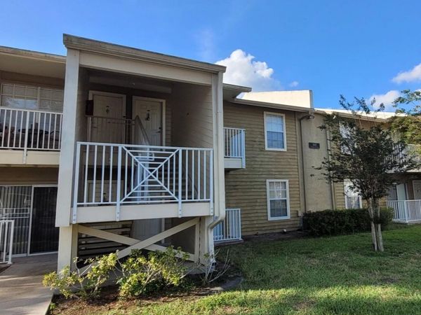 302 LAKE PARSONS GREEN, Unit 102, BRANDON, FL 33511