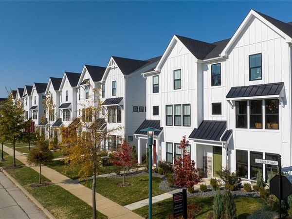 16554 Yellowwood Drive , Unit 51-301, Chesterfield, MO 63017