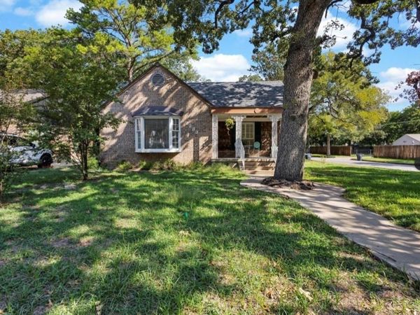 2233 Goldenrod Avenue, Fort Worth, TX 76111