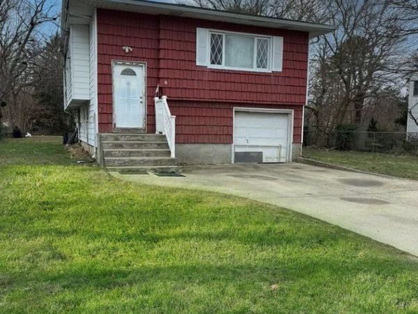 16 Jewel Street , Brentwood, NY 11717