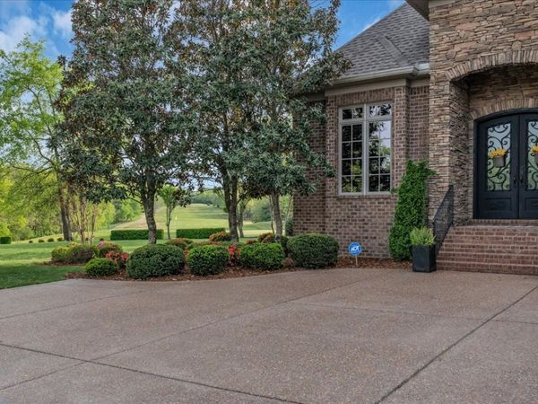 1055 Litchfield Pl, Gallatin, TN 37066