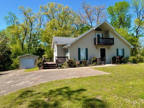 720 RIVERSIDE LN, Crump, TN 38327