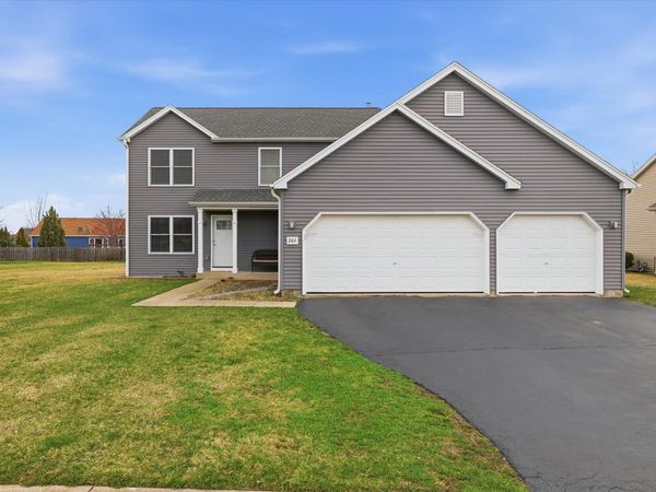 264 Deer Path Dr, Genoa City, WI 53128