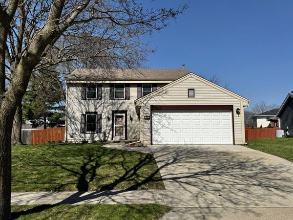 1615 Haymarket Rd, Waukesha, WI 53189