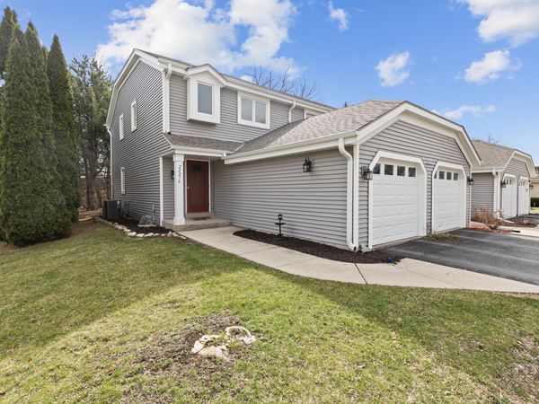2423 Willowood Dr, Unit A, Waukesha, WI 53188