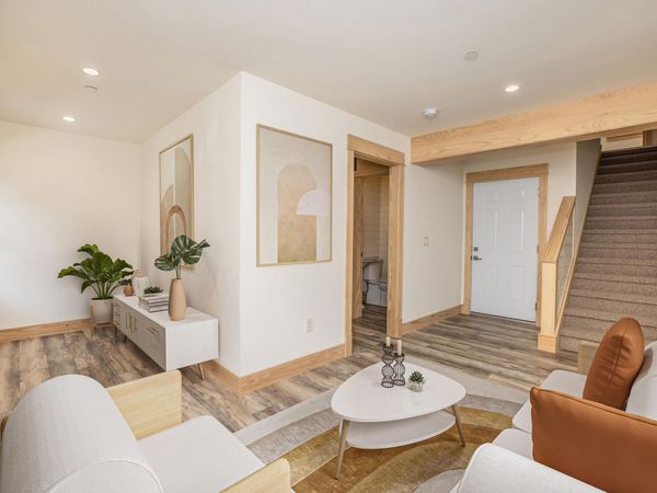 N52W6296-8 Mill St, Cedarburg, WI 53012