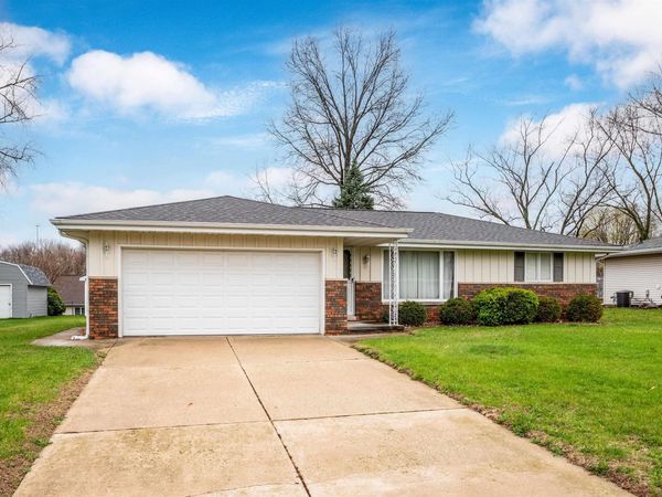 5210 W AIRWAYS Road, Peoria, IL 61607