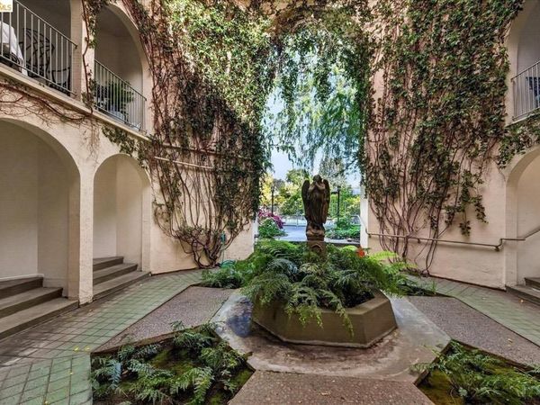 1305 Boulevard WAY , Unit APT 303, Walnut Creek, CA 94595