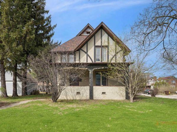 2522 E State Street, ROCKFORD, IL 61107