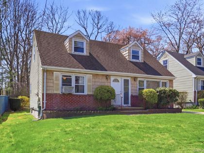 70 Deepdale Drive South Huntington, NY 11746