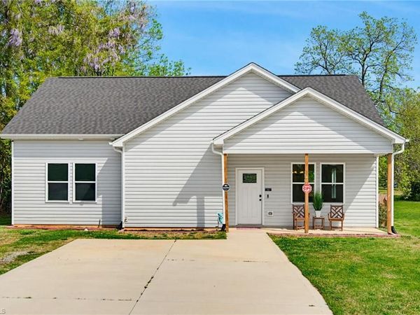 413 Bradley Street , Burlington, NC 27215