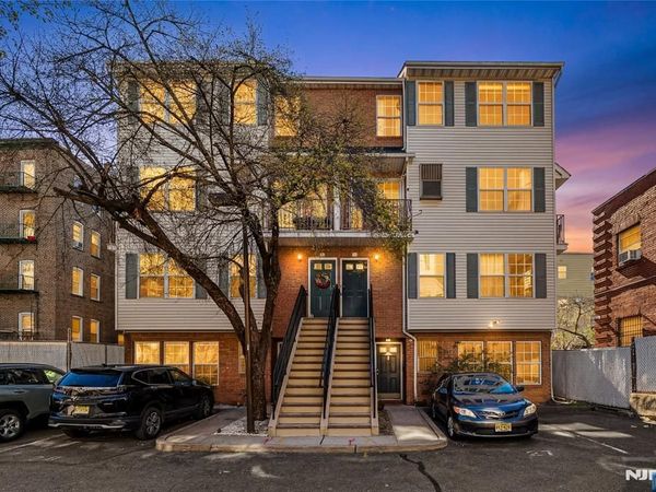 84 Union Street, NEWARK, NJ 07105