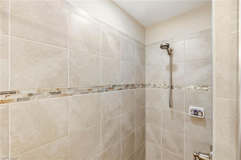6977 Avalon Cir , Unit 1302, Naples, FL 34112 Photo