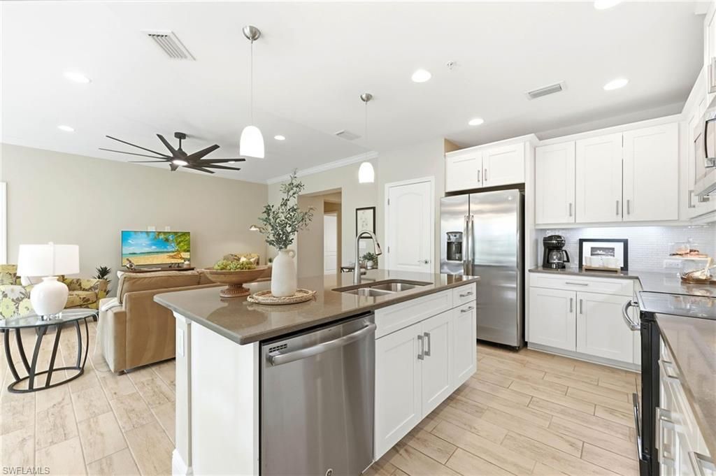 6977 Avalon Cir , Unit 1302, Naples, FL 34112 Photo