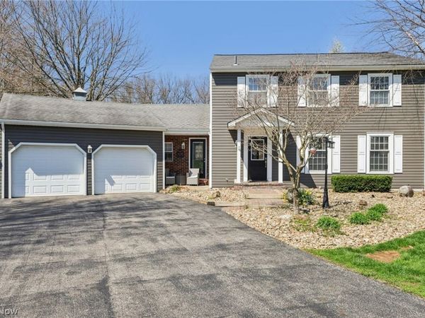 1957 Henn Hyde Road NE, Howland, OH 44484