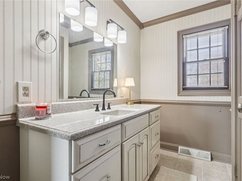 1957 Henn Hyde Road NE, Howland, OH 44484 Photo 23