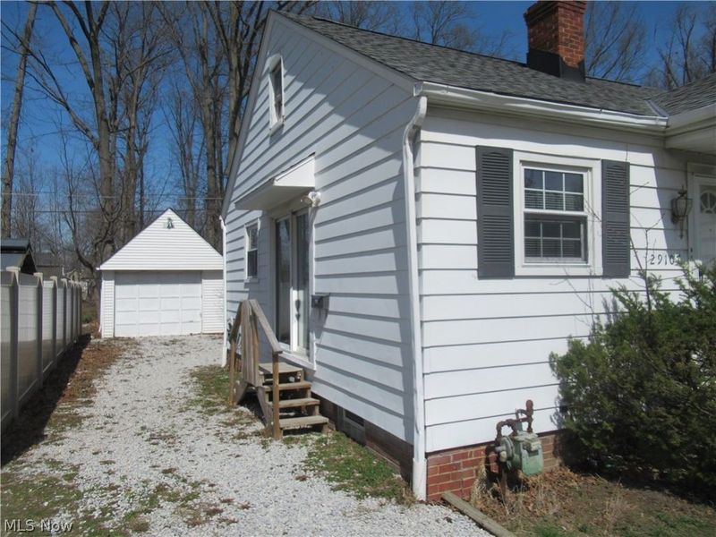 29107 Fuller Avenue, Wickliffe, OH 44092 Photo 2