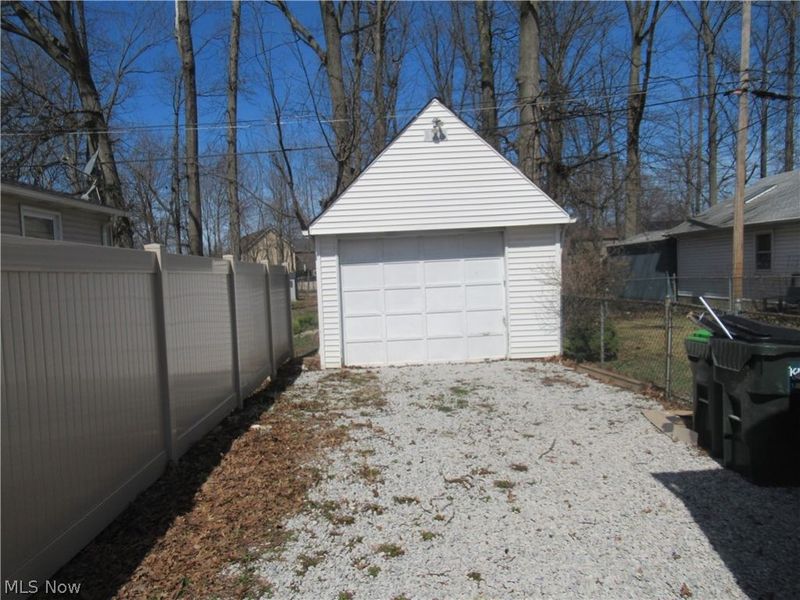 29107 Fuller Avenue, Wickliffe, OH 44092 Photo 3