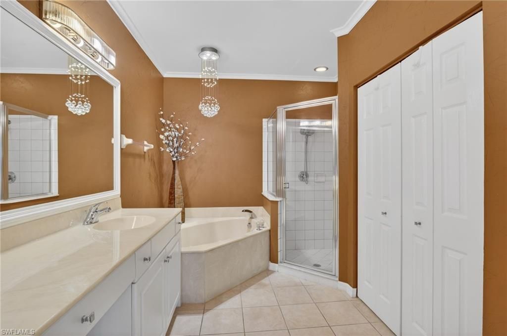 6285 Wilshire Pines Cir , Unit 701, Naples, FL 34109 Photo