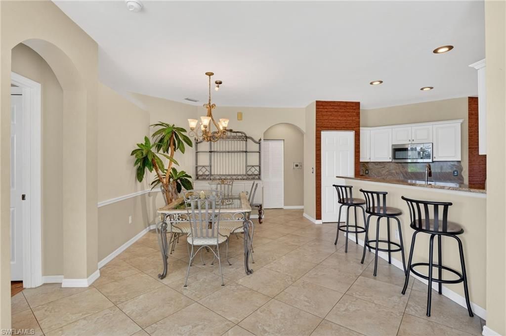 6285 Wilshire Pines Cir , Unit 701, Naples, FL 34109 Photo
