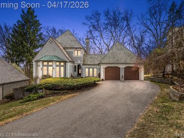 5423 Bristol Parke Drive, Independence Twp, MI 48348