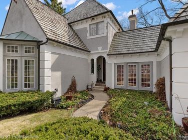 5423 Bristol Parke Drive, Independence Twp, MI 48348