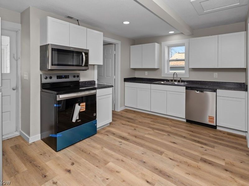 260 Courtland Boulevard, Eastlake, OH 44095 Photo 2