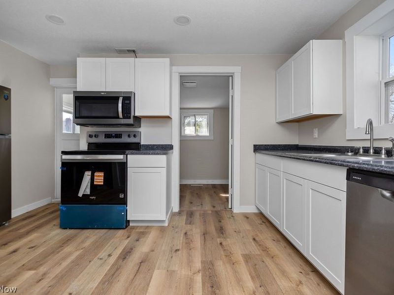 260 Courtland Boulevard, Eastlake, OH 44095 Photo 3