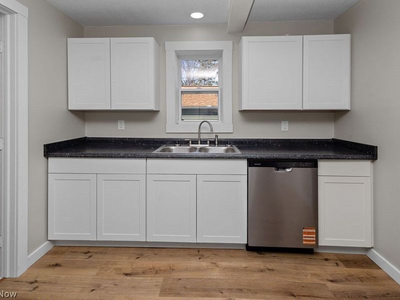 260 Courtland Boulevard, Eastlake, OH 44095 Photo 4