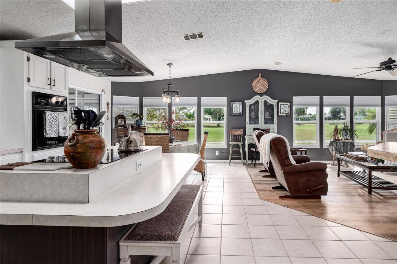 8520 Countess Avenue Circle, Palmetto, FL 34221 Photo