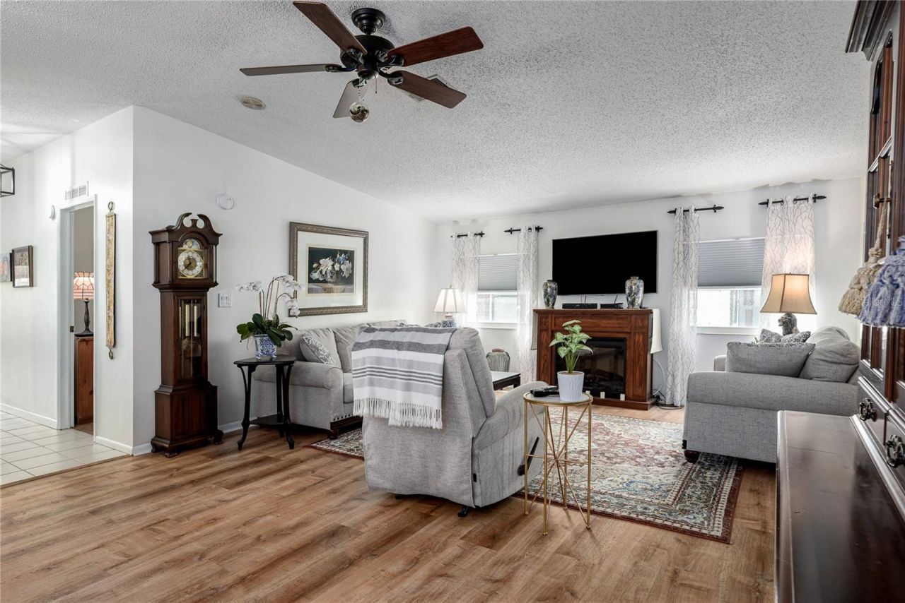 8520 Countess Avenue Circle, Palmetto, FL 34221 Photo