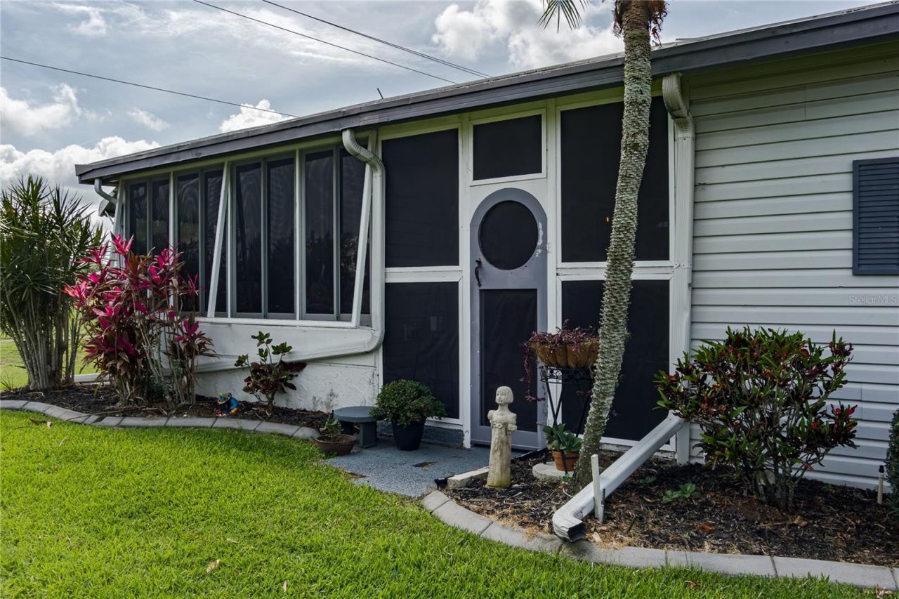 8520 Countess Avenue Circle, Palmetto, FL 34221 Photo