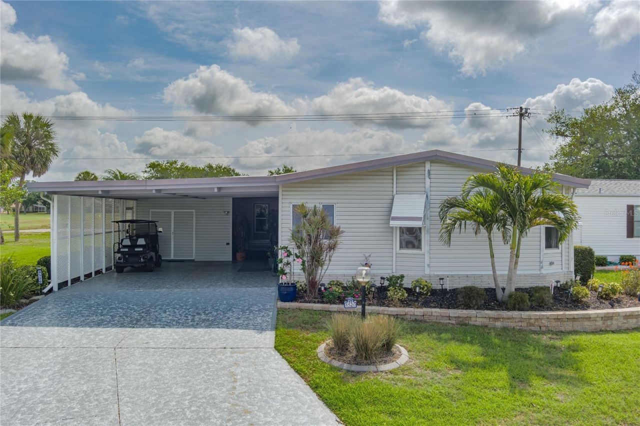 8520 Countess Avenue Circle, Palmetto, FL 34221 Photo