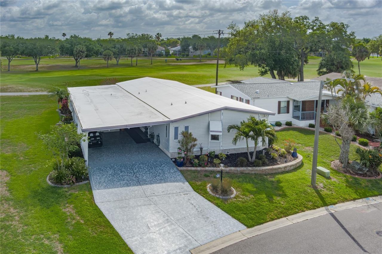 8520 Countess Avenue Circle, Palmetto, FL 34221 Photo