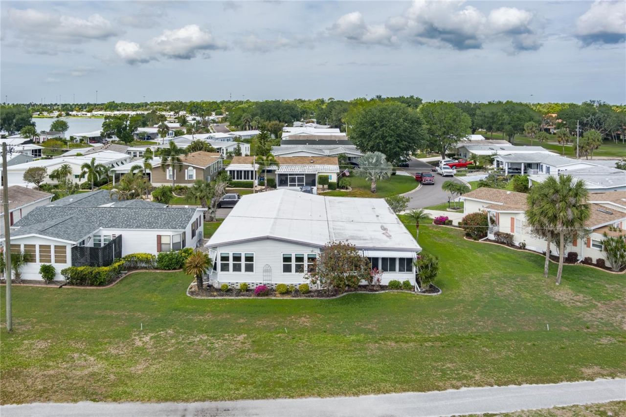 8520 Countess Avenue Circle, Palmetto, FL 34221 Photo