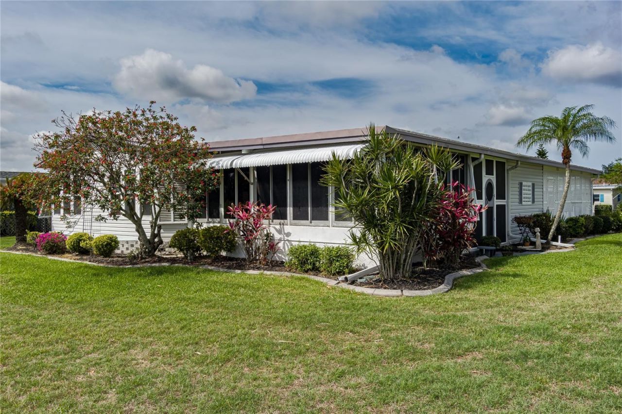8520 Countess Avenue Circle, Palmetto, FL 34221 Photo
