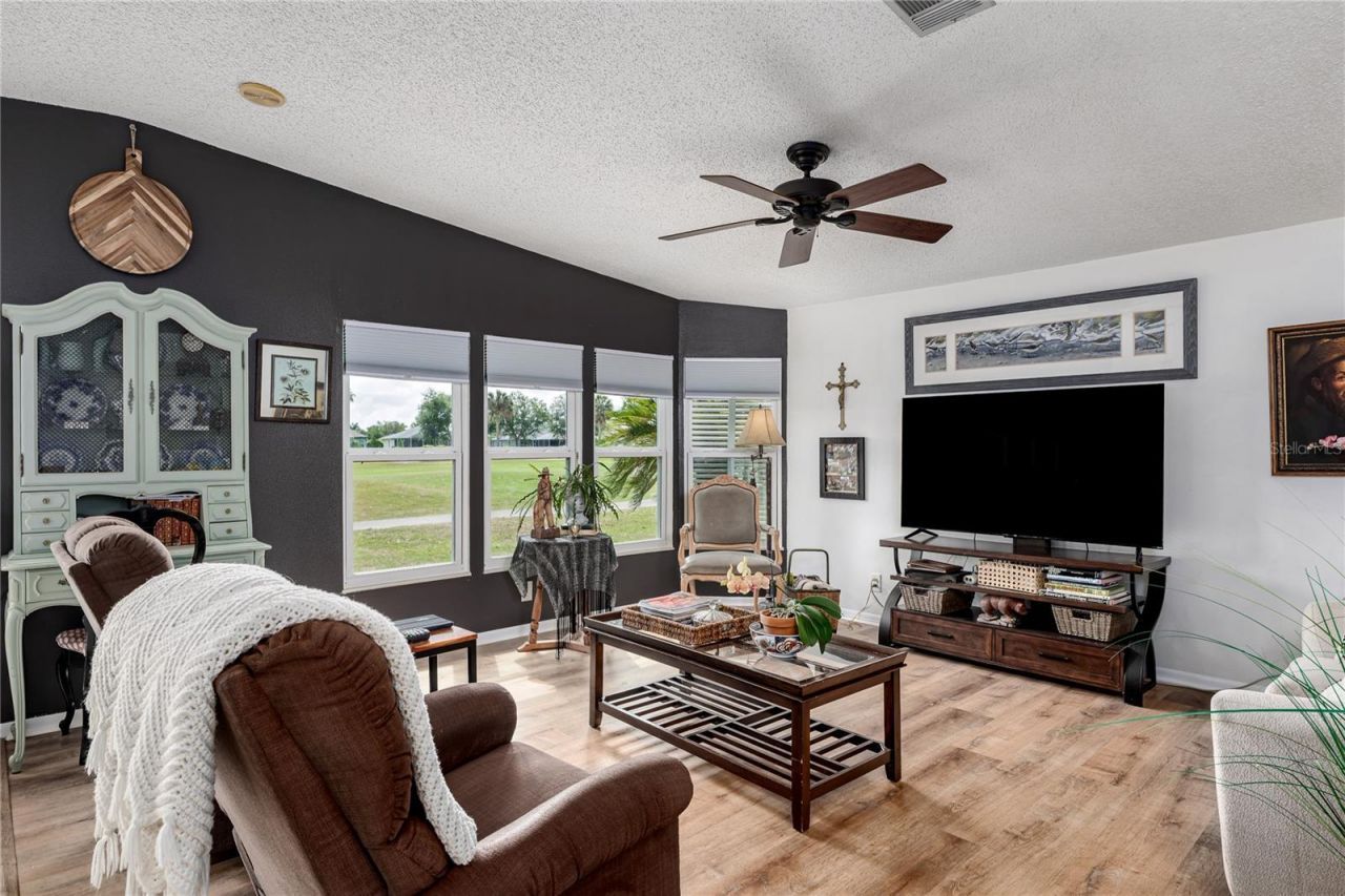 8520 Countess Avenue Circle, Palmetto, FL 34221 Photo