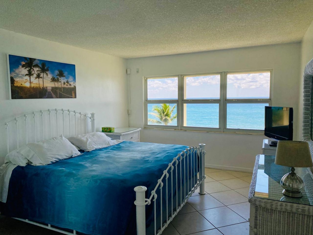 1069 Hillsboro Mile, Unit 401, Hillsboro Beach, FL 33062 Photo
