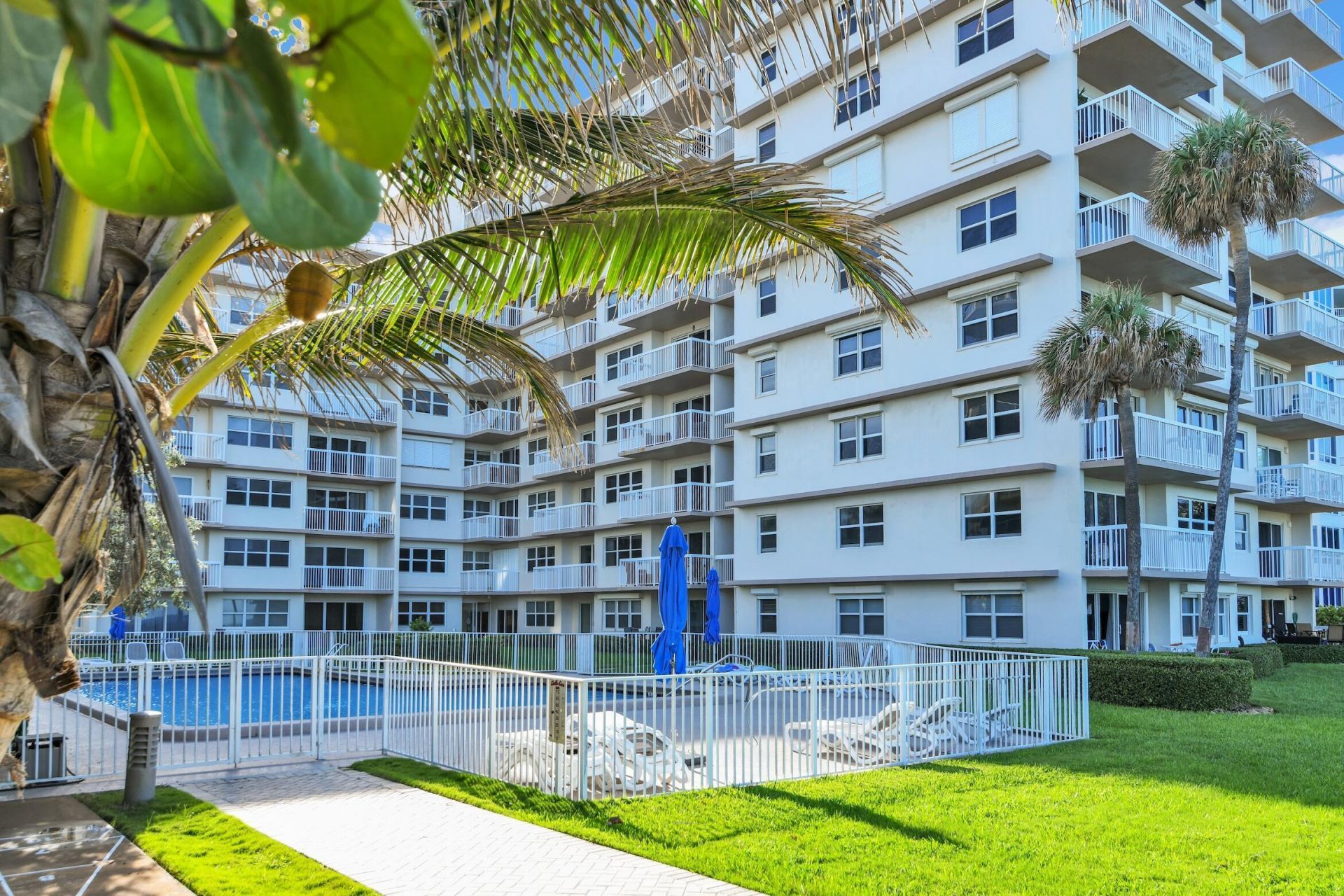 1069 Hillsboro Mile, Unit 401, Hillsboro Beach, FL 33062 Photo