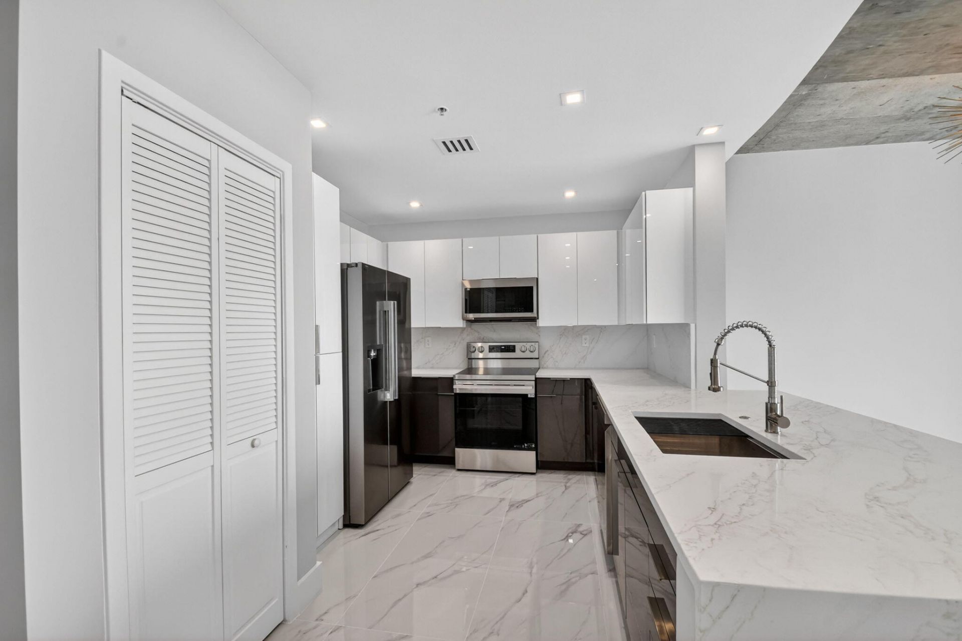 300 S Australian Avenue, Unit 1112, West Palm Beach, FL 33401 Photo